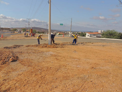 Brumado: Urbanização na Avenida Lindolfo Azevedo de Brito