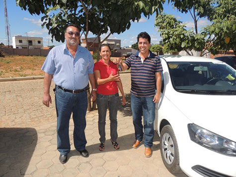 Lagoa Real: Secretaria de Assistência Social recebe veículo zero km