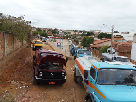 Sudoeste Baiano: Exército vistoria caminhões da Operação Pipa em Brumado