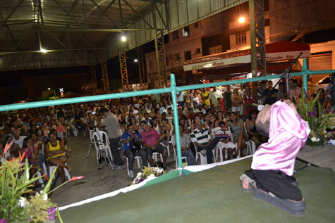 Tanhaçu: Palestra motivacional mobiliza população da cidade