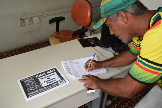 População brumadense assina abaixo assinado contra fechamento da Farmácia Popular