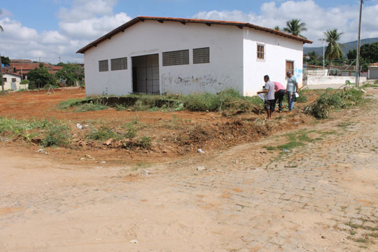 Brumado: Sesau retoma obras da academia popular no Bairro Dr. Juracy