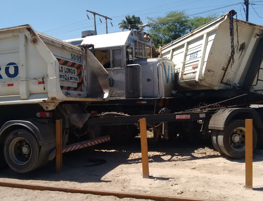 Brumado: Colisão entre carreta e locomotiva é registrada na entrada da Magnesita