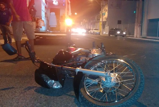 Mãe, filha e neta são envolvidas em um acidente de moto no centro de Brumado