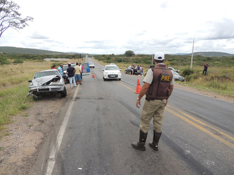 Brumado: Turistas de Brasília sofrem acidente na BR-030