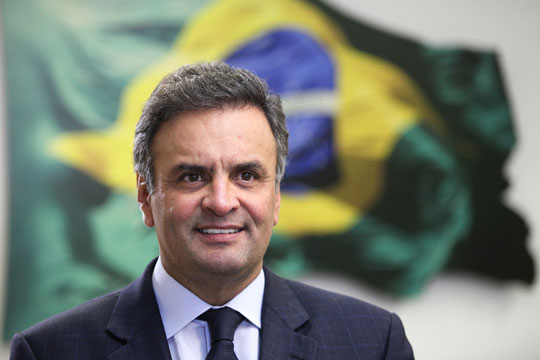 Pesquisa aponta que Aécio venceria Lula ou Wagner em disputa para presidência na Bahia