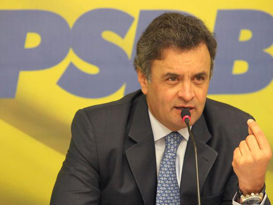 Aécio Neves é reeleito para presidir o PSDB