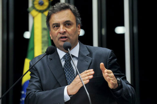 Delcídio diz que Aécio foi beneficiário de corrupção em Furnas