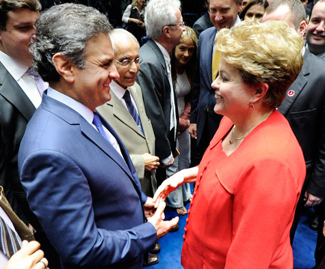 Istoé/Sensus mostra vantagem de 13% de Aécio sobre Dilma no segundo turno