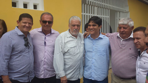 Brumado: Prefeito prestigia governador Jaques Wagner em visita ao município de Caculé