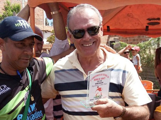 Brumado: Prefeito é homenageado na final do 3º Campeonato de Futebol do Dr. Juracy