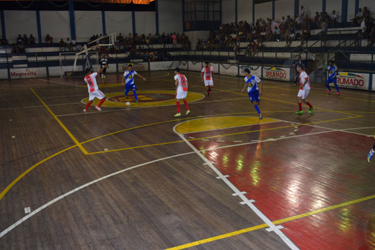 Big Lanches quebra invencibilidade do Ajax e é lider do campeonato brumadense de futsal