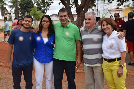 Brumado: Candidato Alessandro Lôbo vai votar acompanhado de Edmundo e Marizete