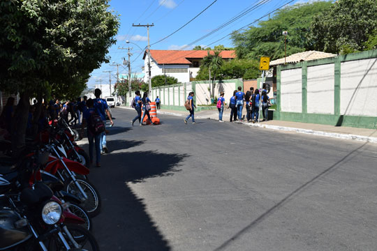 Fim de acordo com a Contrate deixa escolas estaduais sem manutenção e ano letivo ameaçado em Brumado