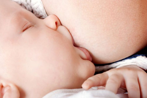 Semana Mundial da Amamentação alerta para benefícios do leite materno