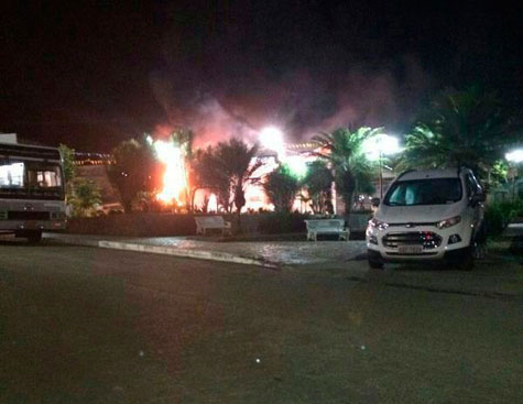 Amargosa: Delegacia é invadida, presos são soltos e carros queimados