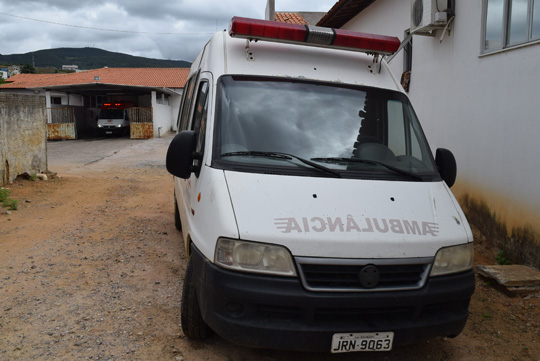 Ambulância abandonada e cinco motoristas parados no Hospital Municipal de Brumado