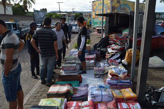 Brumado: Ambulantes são retirados de calçadas e vias públicas no Mercado Municipal