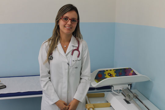 Pediatra Ana Luiza atende segundas e terças-feiras na Clínica Mais Vida em Brumado