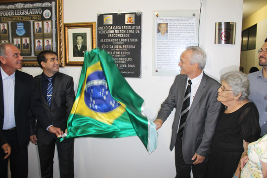 Câmara de Vereadores entrega Biblioteca e Infocentro à população de Brumado