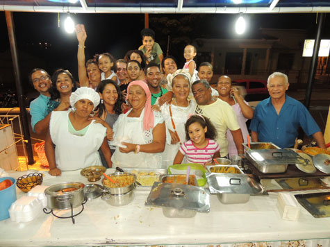 Brumado: Dete do acarajé ganha aniversário surpresa no dia das mulheres