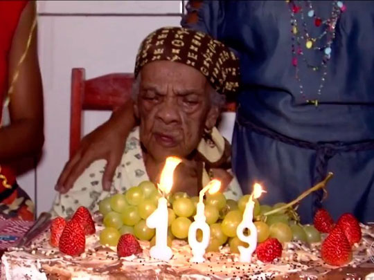 Idosa tem primeira festa de aniversário da vida aos 109 anos
