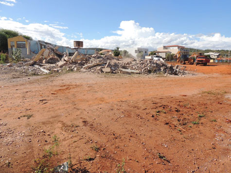 Prefeitura de Brumado derruba antigo matadouro; local abrigará Detran e TRT