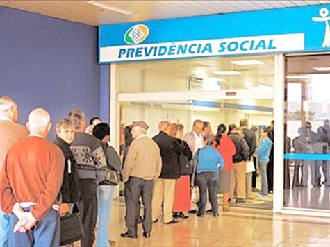 Começa a ser depositada segunda parcela do 13º salário para aposentados