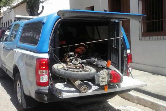 Motocicleta adulterada é apreendida pela polícia em Aracatu