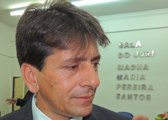 TCM: Prefeito de Aracatu é multado em R$ 2,5 mil