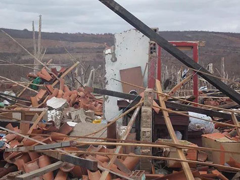 Aracatu: Temporal com granizo provoca estragos na sede e em comunidades rurais