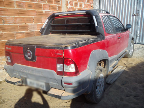Aracatu: Polícia militar apreende veículo roubado