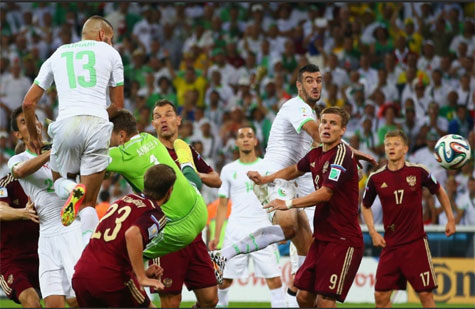 Argélia conta com falha do goleiro russo e arranca vaga inédita: 1 a 1