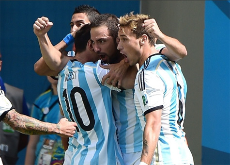 Higuaín desencanta e Argentina volta à semi após 24 anos