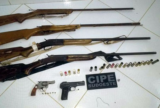 Caesg apreende armas e munições na zona rural da cidade de Tanhaçu