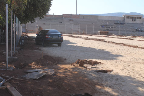 Brumado: Alambrados começam a ser instalados no Estádio Gilbertão