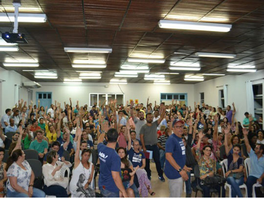 Em votação apertada, professores da Uesb decidem manter greve