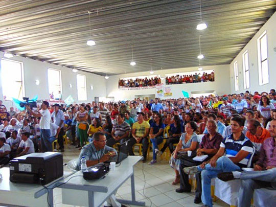 Paramirim: Manifestação contra adutora do Zabumbão é realizada