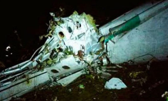 Avião com equipe da Chapecoense sofre acidente na Colômbia