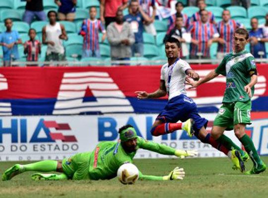 Bahia goleia o Conquista e é bicampeão baiano