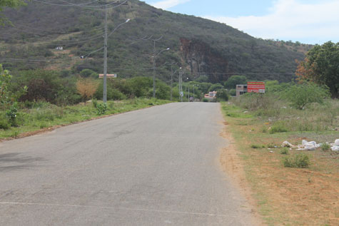 Brumado: Bandidos aterrorizam o Apertado do Morro apedrejando condutores para roubar veículos