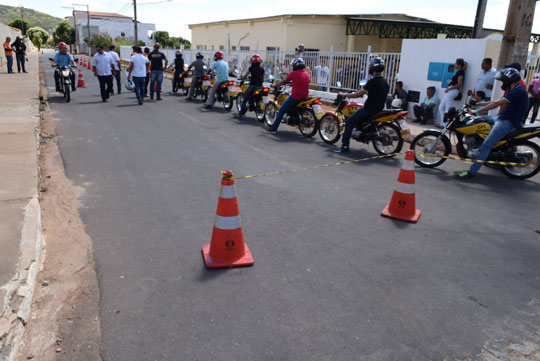 Falta de examinadores gera transtornos e reclamações na 18ª Ciretran em Brumado