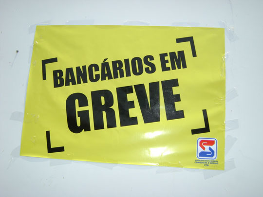 Bancários seguem em greve e negociam amanhã com Fenaban