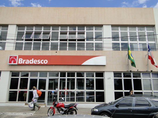 Bradesco vai parar de enviar conta de cartão com valor abaixo de R$ 800