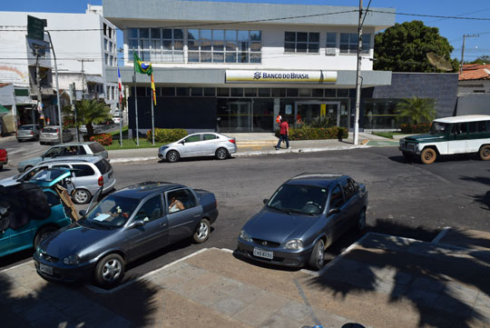 Vigilantes recebem pagamentos e Banco do Brasil volta a atender em Brumado