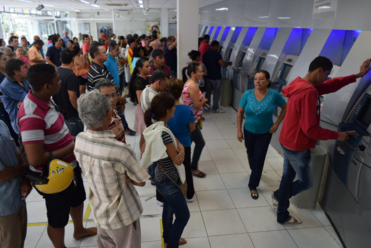 Irritados, clientes classificam como péssimo o atendimento do Banco do Brasil em Brumado