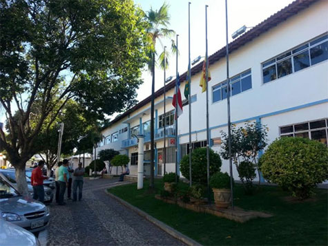 Brumado: Prefeito decreta luto de três dias pela morte de Eduardo Campos