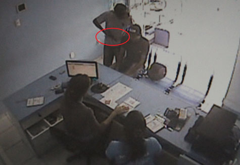 Brumado: Bandido rende cliente e faz arrastão em loja de celular