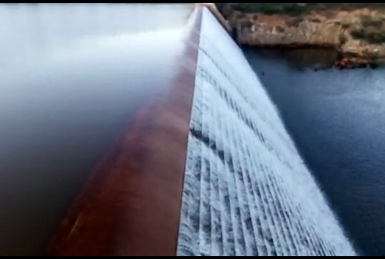 Brumado: Rio das Contas enche com as chuvas e recupera volume na barragem de Cristalândia