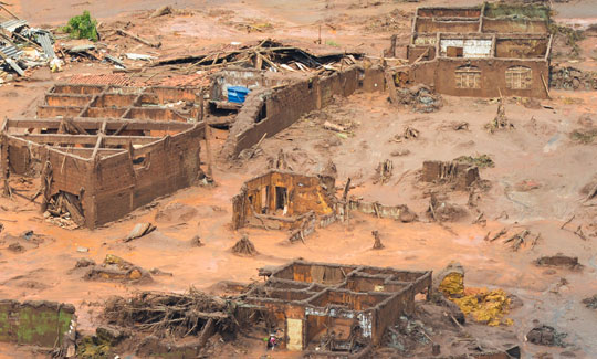 Diretores da Samarco serão indiciados por mortes após quebra de barragem em Mariana